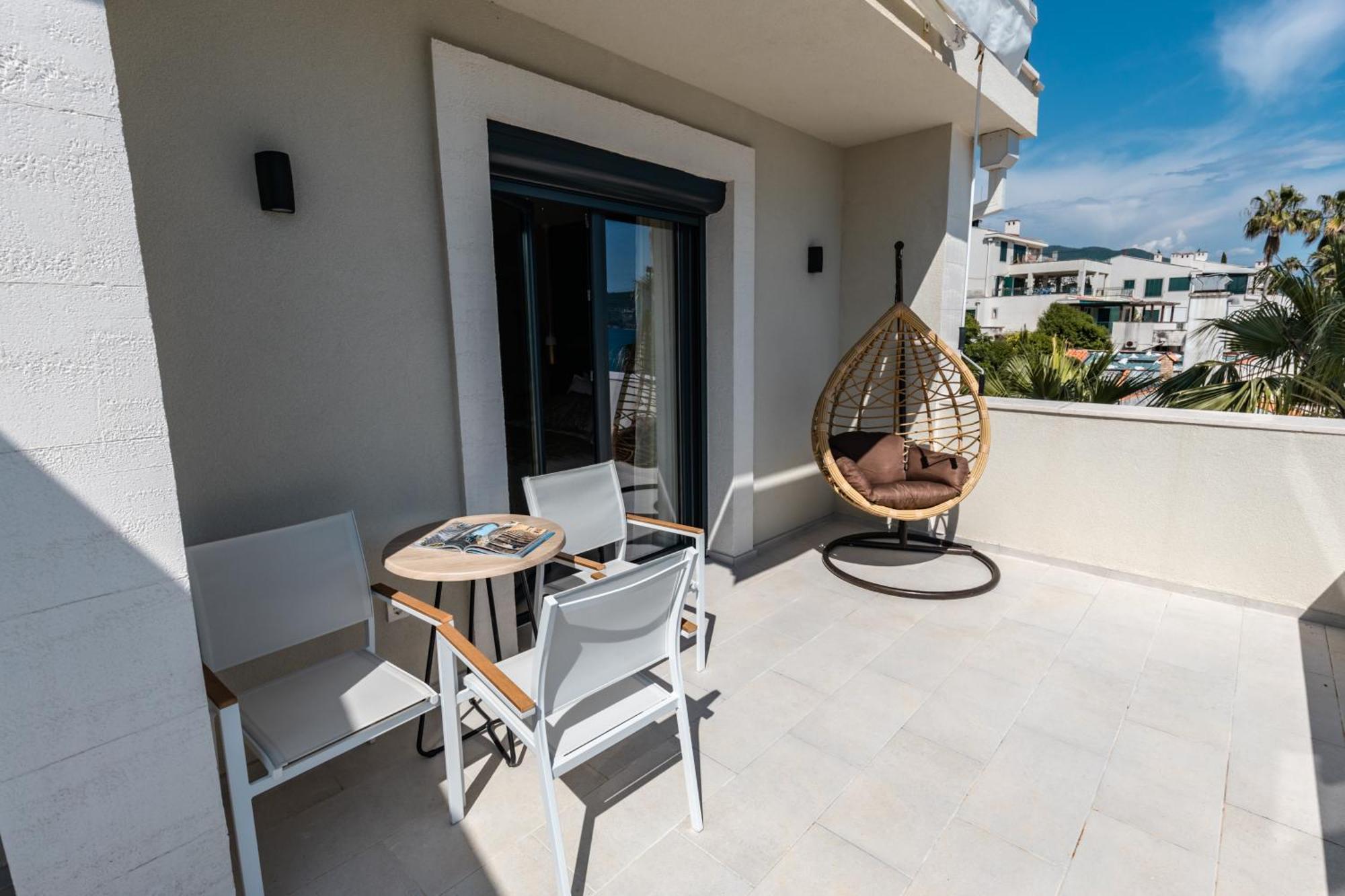 Hotel Vila Hedonija Herceg Novi Extérieur photo